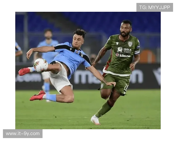 两组足球劲旅巅峰对决全面解析激情碰撞展现团队荣誉与技战术魅力